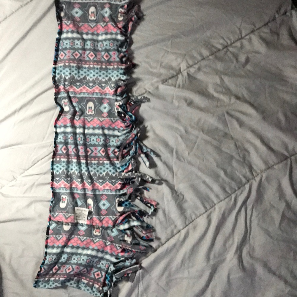 Scarf - Picture 2 of 4